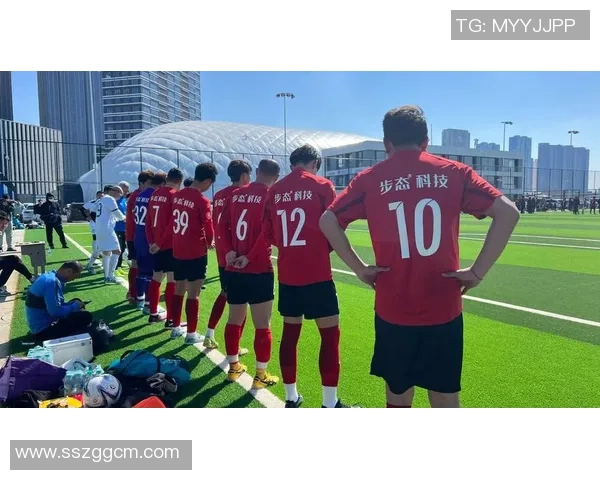 足球历史传奇球星同框合影回顾 无数经典瞬间再现绿茵场